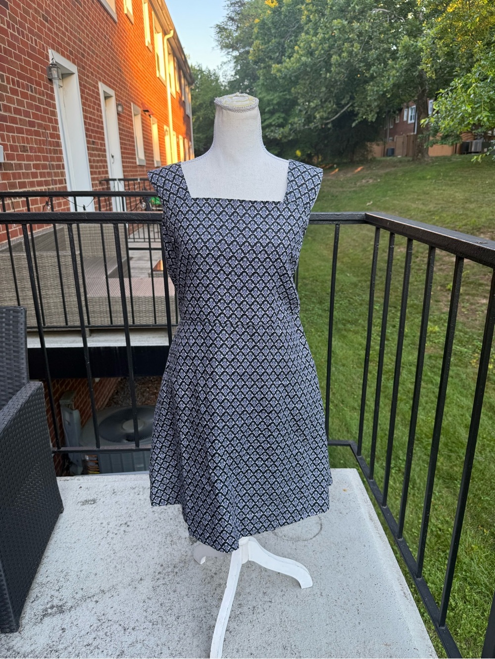 GAP Navy and White Geometric Trim 100% linen Size 20